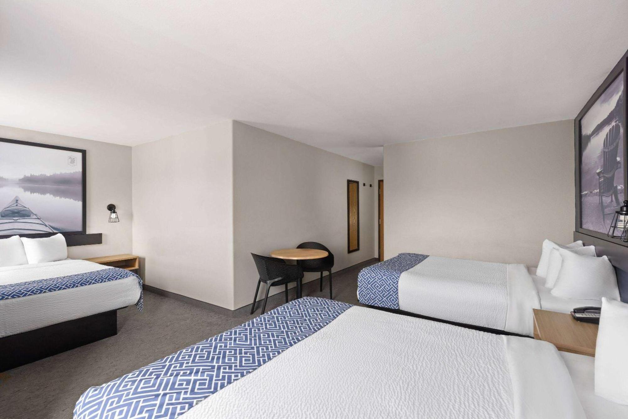 Super 8 By Wyndham St-Jerome Saint-Jerome Exterior foto