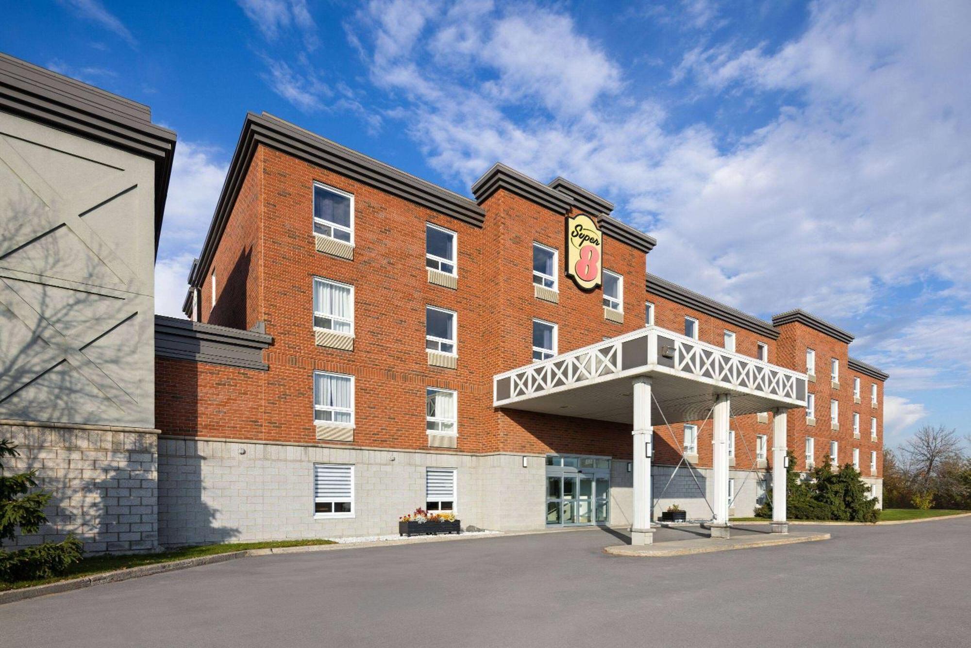 Super 8 By Wyndham St-Jerome Saint-Jerome Exterior foto